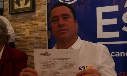 Arturo Esquitin va por la Diputación Federal
