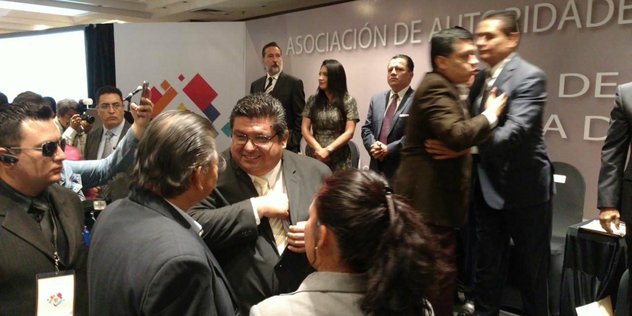 Toño Aguilar toma protesta como Vicepresidente Nacional de la AALMAC