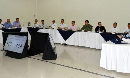 Acude Toño Aguilar a reunión de seguridad sobre cámaras de video-vigilancia