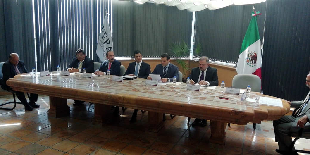 Alcalde contribuirá con la FEPADE y pugna por mejorar beneficios a la gente del campo