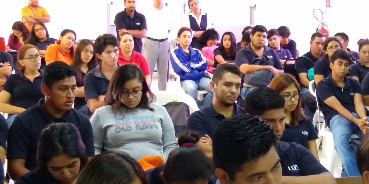 Diserta Toño Aguilar conferencia a universitarios