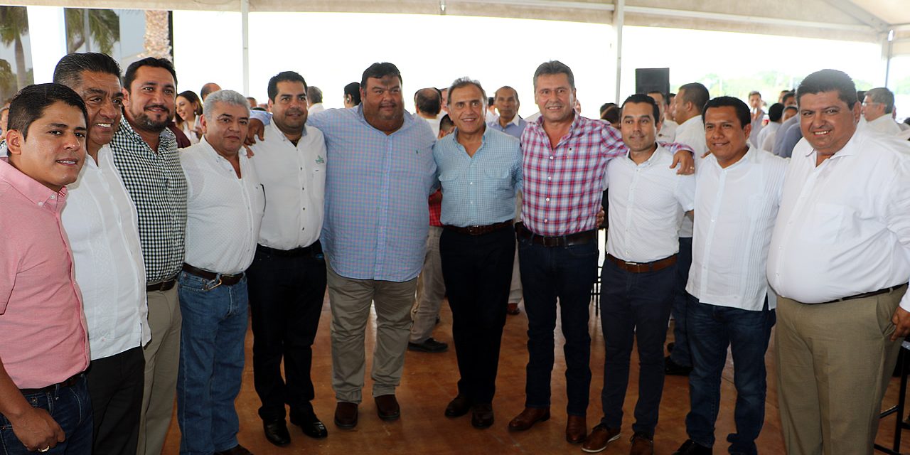 Gobernador presenta video promocional de Tuxpan