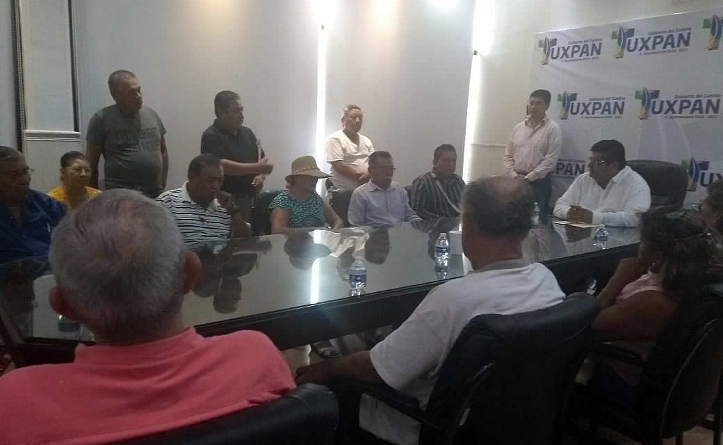 Ayer Toño Aguilar explicó el paro de obras.