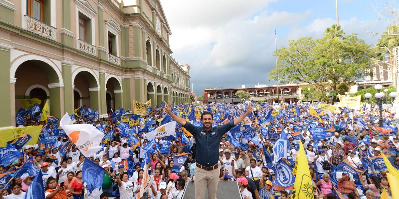 Córdoba se desborda con Miguel Ángel Yunes Márquez en el cierre regional de Las Altas Montañas