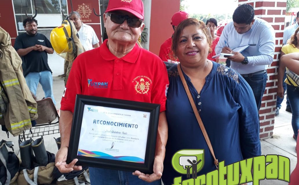 SE RETIRA CON 19 AÑOS AL SERVICIO DE BOMBEROS