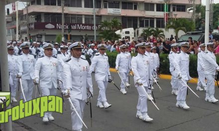 Desfile del 16 de Septiembre en Tuxpan Sin Incidentes