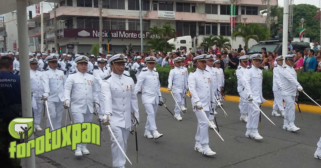 Desfile del 16 de Septiembre en Tuxpan Sin Incidentes