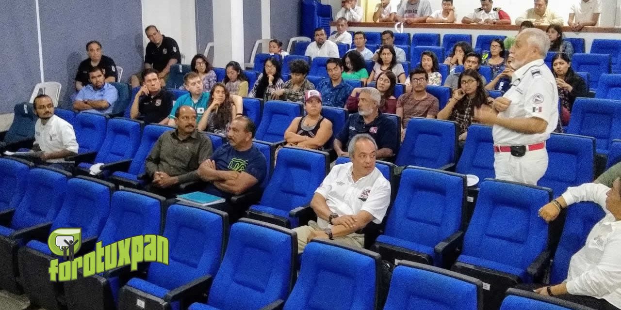 Clausuran con gran éxito primer foro de buceo y conservación de arrecifes
