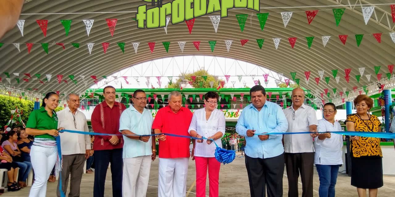 Toño Aguilar inaugura domo en la secundaria José Vasconcelos