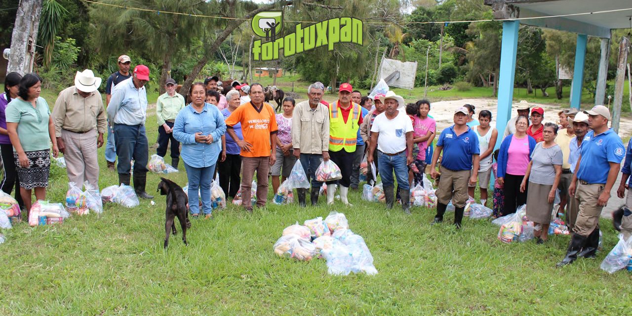 Llevan ayuda a la comunidad Tumilco, que estaba incomunicada