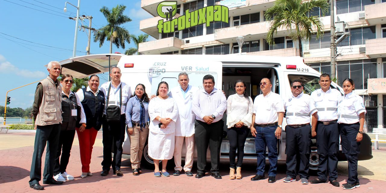 Presenta Toño Aguilar ambulancias de alta tecnología