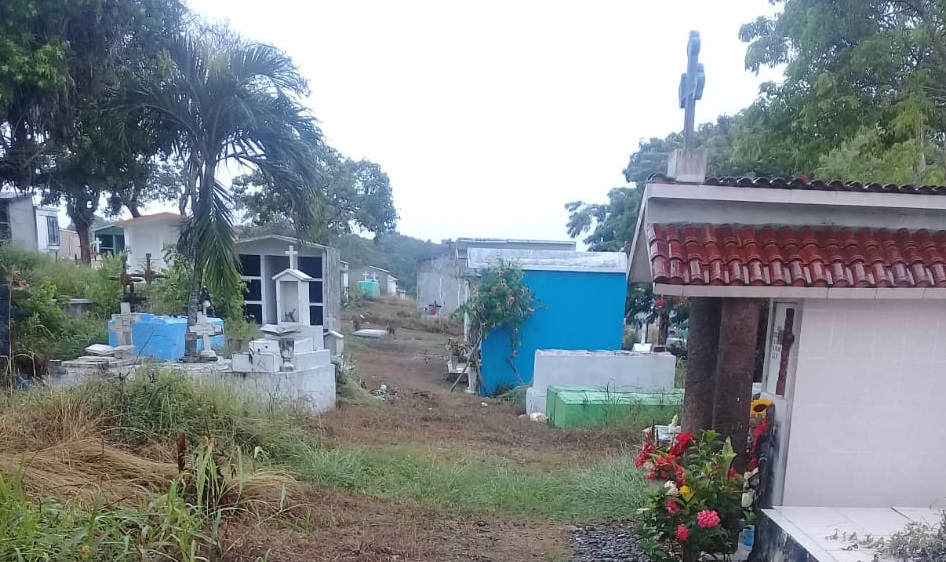 Invita Toño Aguilar a reforzar limpieza en tumbas de panteones