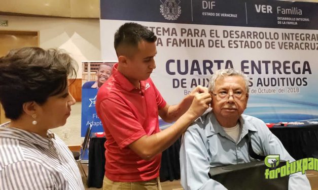 Beneficia la Presidenta del DIF con Auxiliares Auditivos a Tuxpeños