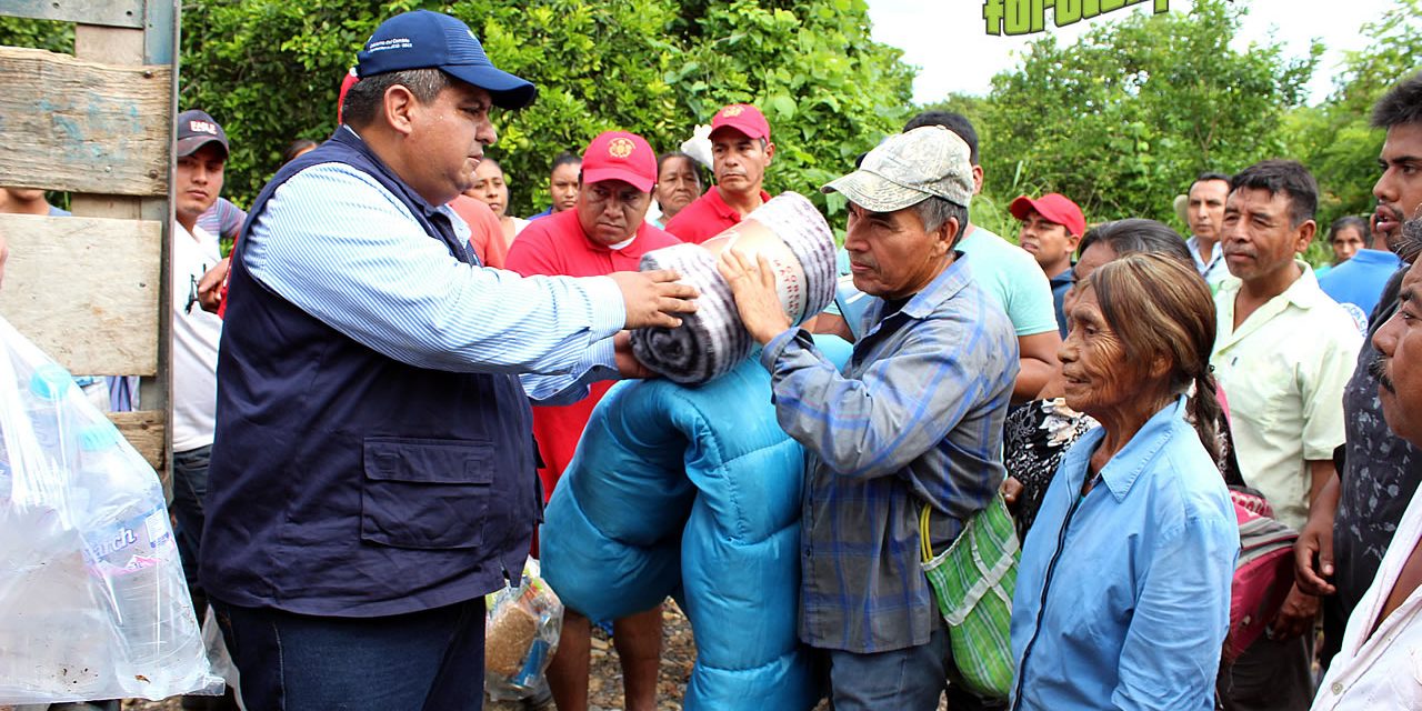 Ayuntamiento y DIF llevan ayuda a Familias incomunicadas, en la Joya