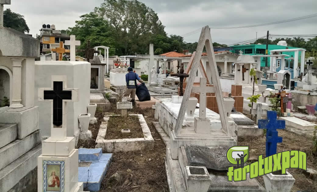 Limpieza anticipada de panteones por festejos a “Fieles Difuntos”