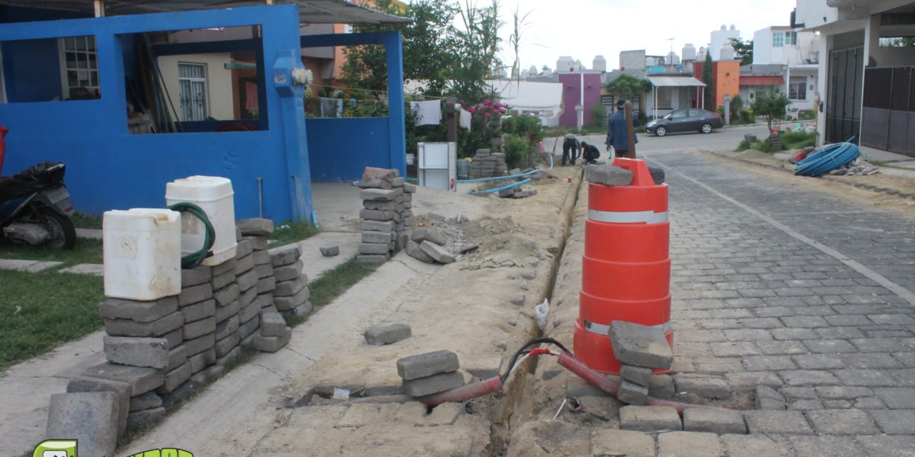 Vecinos de Petropolis Inconformes con malos trabajos de TELMEX