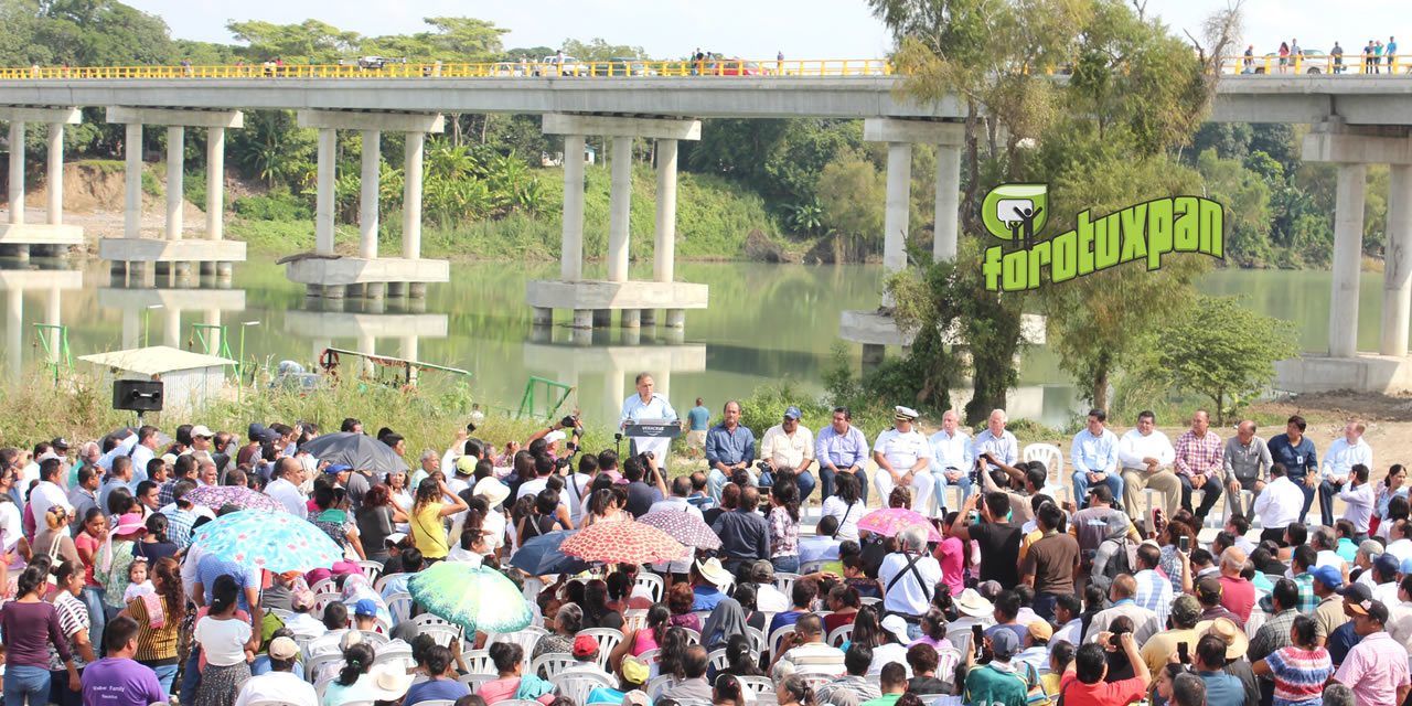 Yunes Linares inaugura obras de impacto social que detonarán desarrollo