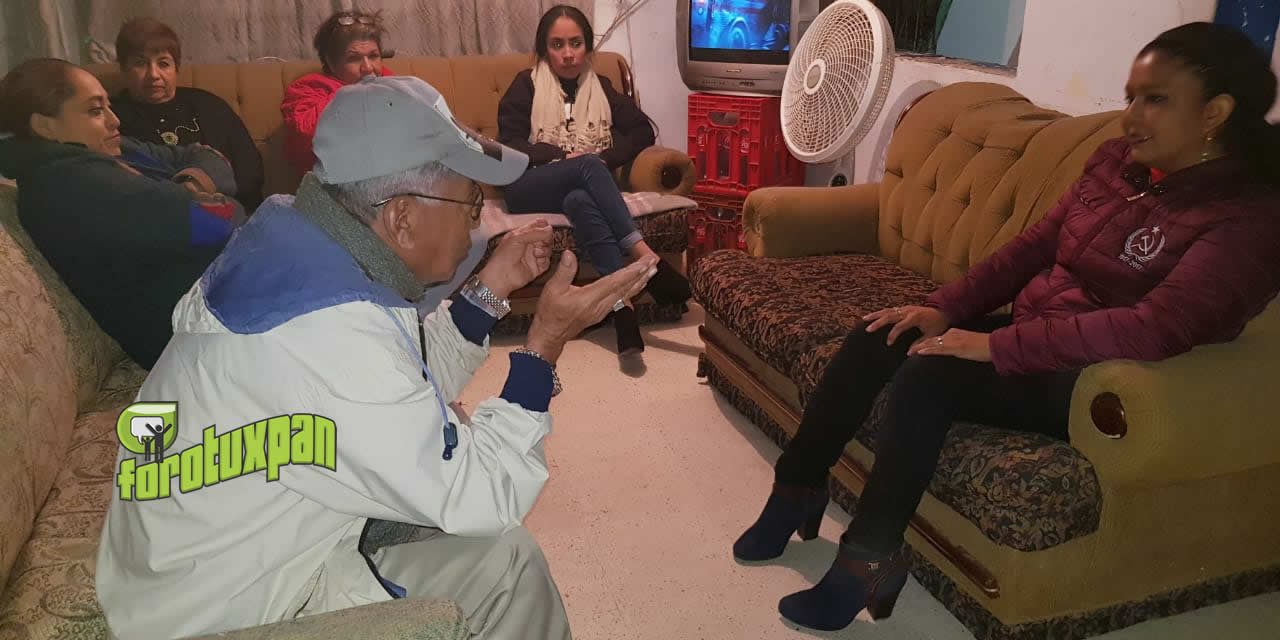 Regidora Mónica Ortiz se reunió con colonos del Infonavit Canaco