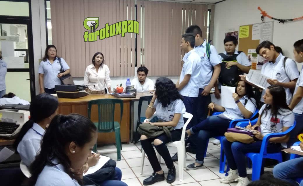 Servicio Municipal de Empleo imparte pláticas a jóvenes de nivel medio superior
