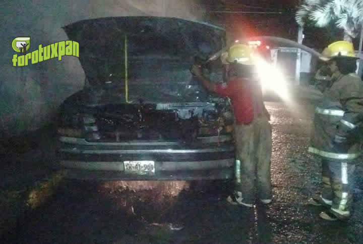 Se incendia camioneta en Arteaga