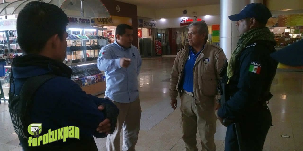 Reportan fuga de Gas en Plaza Crystal