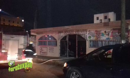 Se incendia Gimnasio SPORT SILVER en la Ávila Camacho