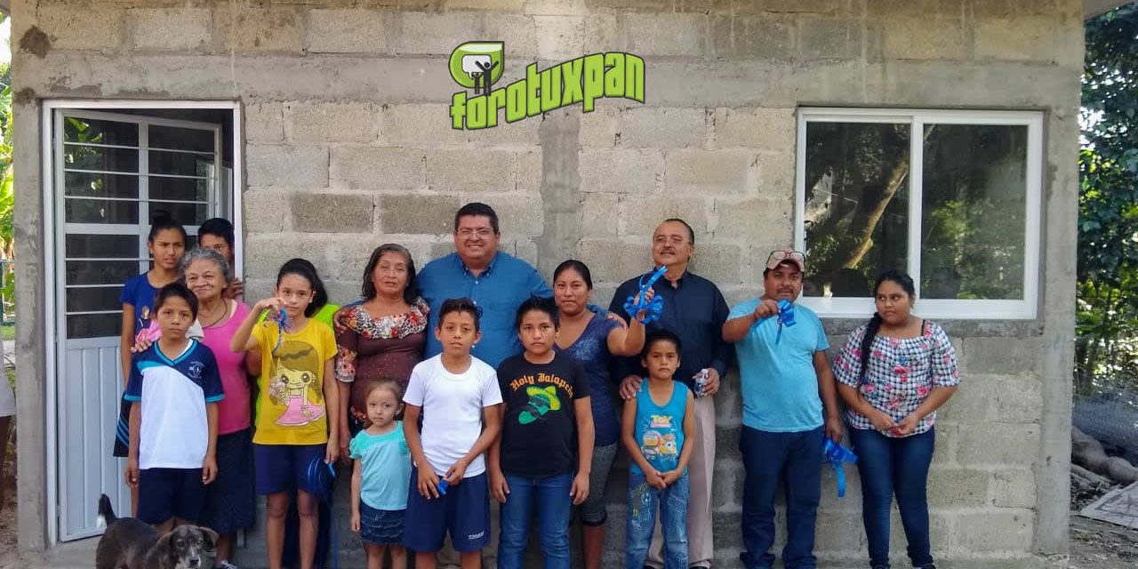 Cinco familias recibieron sus cuartos dormitorios