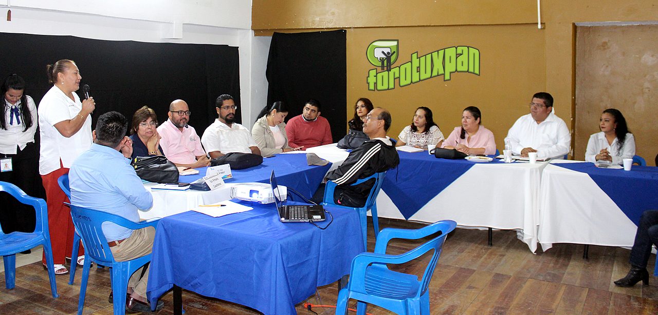 Toño Aguilar comprometido con las escuelas para su desarrollo