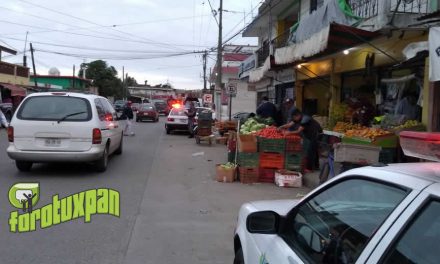 Tránsito Municipal pone orden en libramiento zona mercado héroes del 47