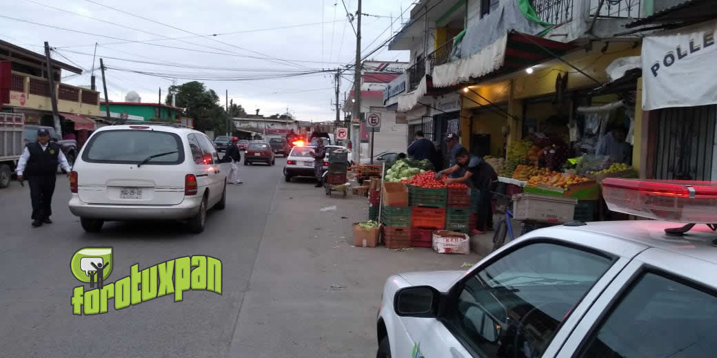 Tránsito Municipal pone orden en libramiento zona mercado héroes del 47