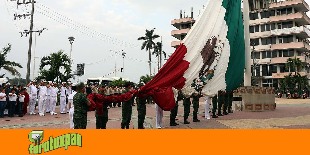 Gobierno Municipal refrenda su compromiso con Ejército Mexicano en el 198 Aniversario del Día de la Bandera