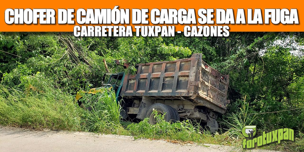 CONDUCTOR DE CAMIÓN DE CARGA SE DA A LA FUGA CARRETERA TUXPAN CAZONES.