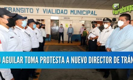 TOÑO AGUILAR TOMA PROTESTA A NUEVO DIRECTOR DE TRÁNSITO