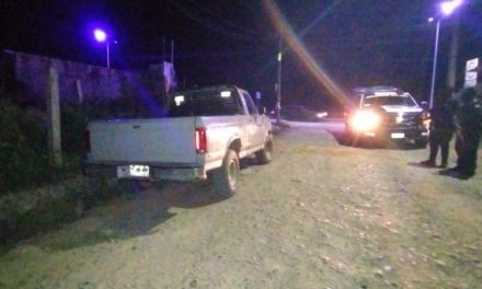 Abandonan camioneta Robada en el Tuxpan Vivah