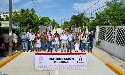 Gobierno de Tuxpan inaugura la pavimentación con concreto hidráulico en la calle Juan Escutia, de la colonia Niños Héroes