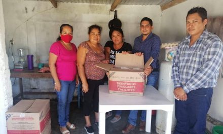 Tamiahua: Entrega de apoyos sociales en Venustiano Carranza