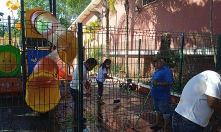 Tamiahua: Limpieza en la zona de juegos del parque Benito Juárez García