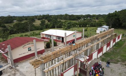 Tamiahua: Supervisión de la obra de construcción del techado de un escuela primaria en Dr La Vista