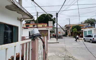 Derriban cables en la Lázaro Cárdenas