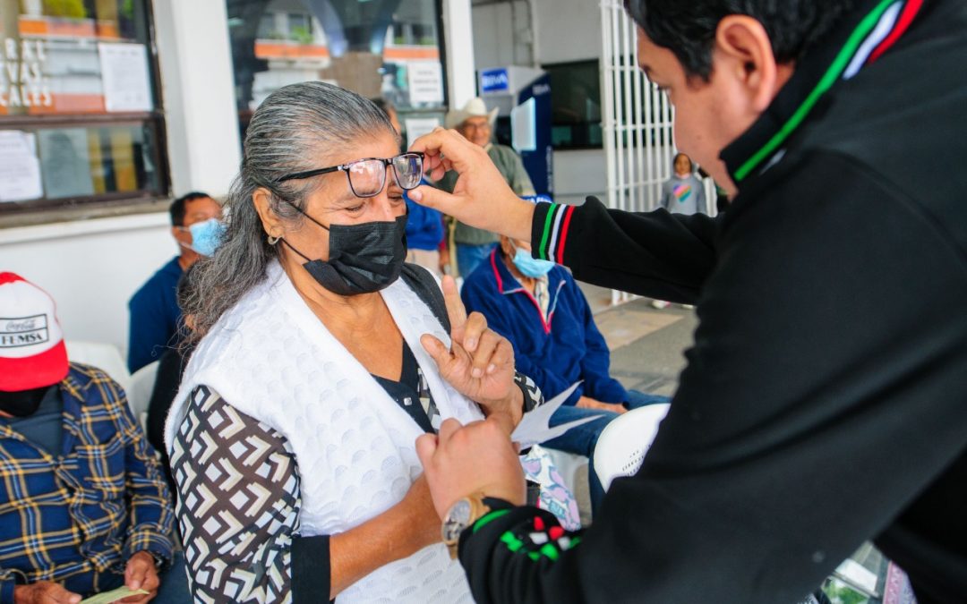 Viernes 2 de diciembre segunda entrega de lentes en la Jornada de Salud Visual