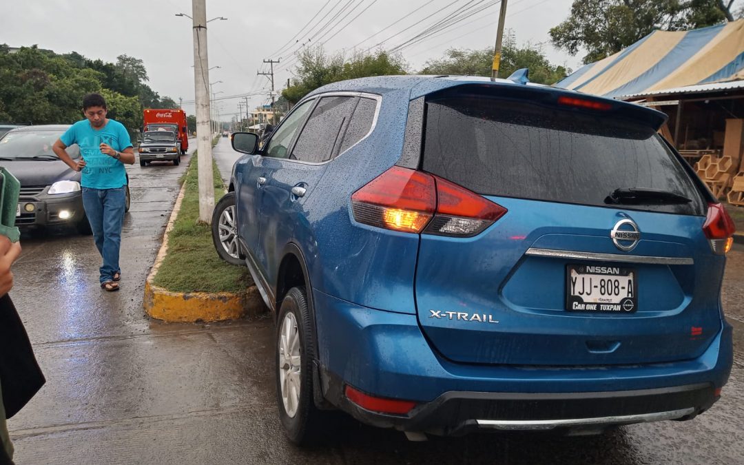 Pierde el control con su XTRAIL