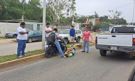 Moto Vs triciclo en la López