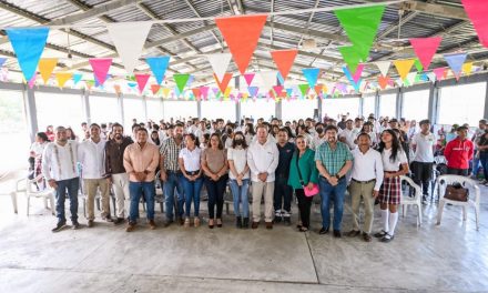 Estudiantes del Telebachillerato de Aire Libre Km. 15, recibieron becas “Día Solidario”