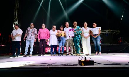 Premiaron a ganadores del concurso de mejor comparsa, traje o disfraz, de Carnaval Tuxpan 2023