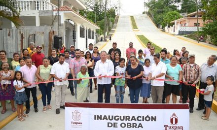 Inauguran la pavimentación con concreto hidráulico de la calle Luis Echeverría, de la col. Hernández Ochoa