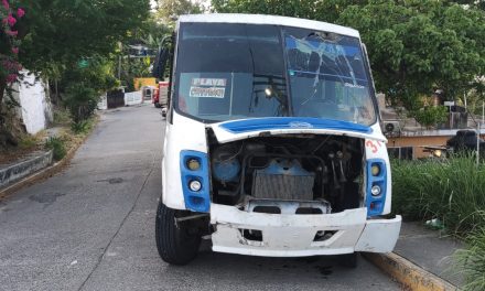 Choque en Tuxpan: Transit blanco y Eurocar involucrados en colisión sin heridos